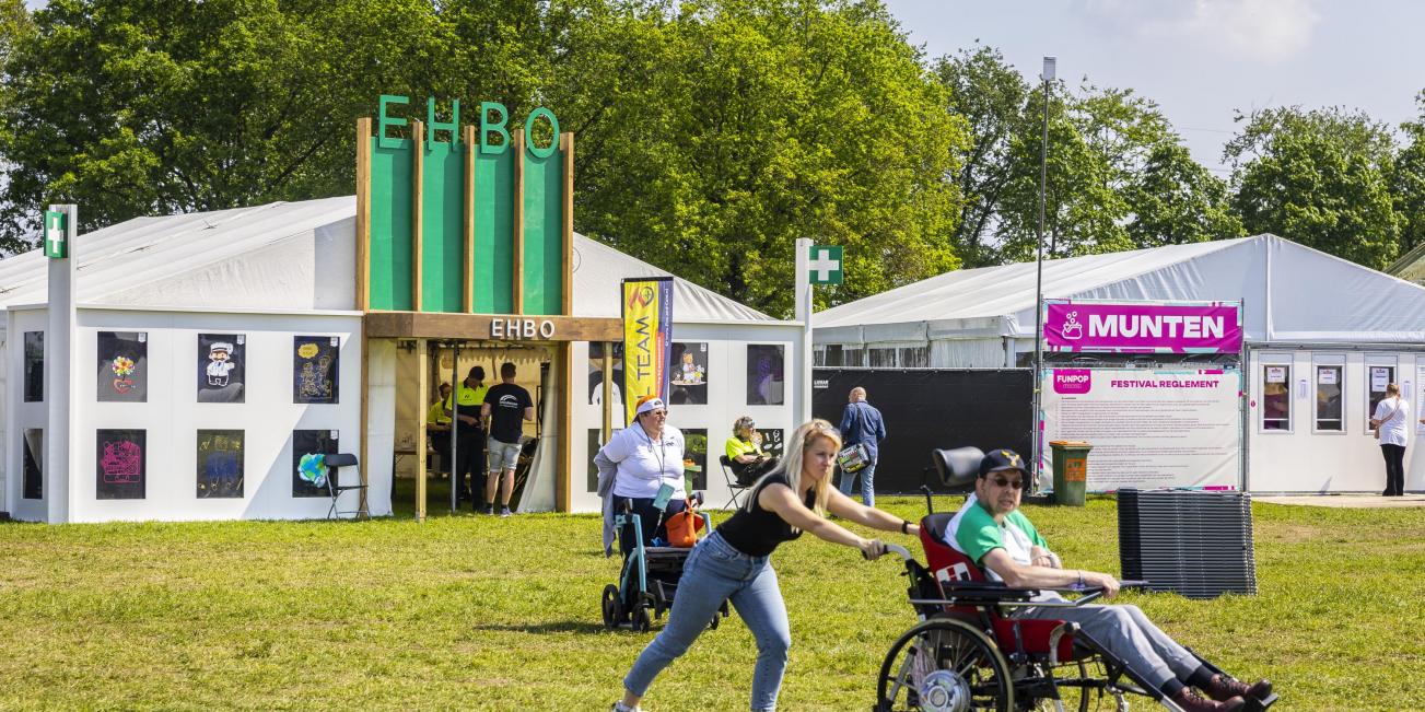 Professioneel EHBO-team met ervaring met de doelgroep